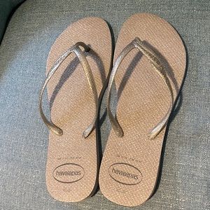Brand new silver sparkle havaianas flip flops size 11/12